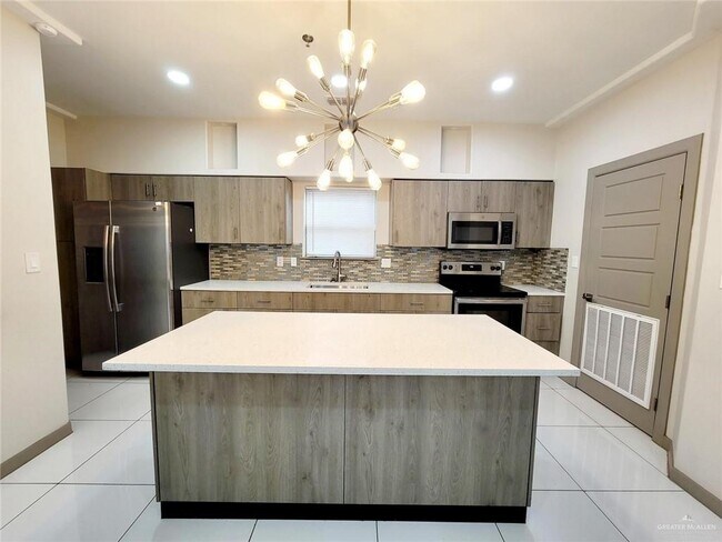 Foto del edificio - 3302 Sugar Rd