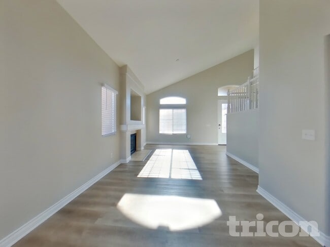 Building Photo - 9379 Dragon Tree Dr