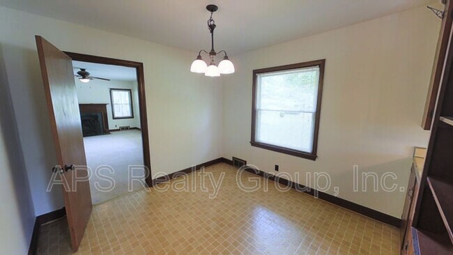 Building Photo - 5144 Sunrise Terrace