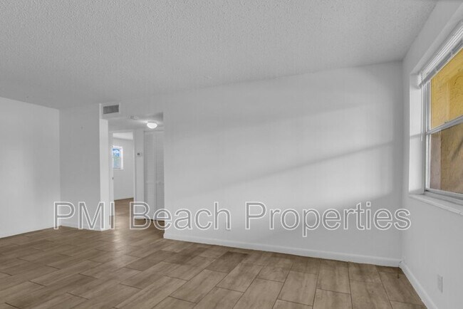 Foto del edificio - 850 E Commercial Blvd
