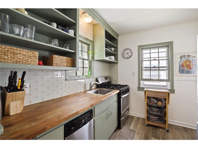 Foto del edificio - 2929 NE McKinley St