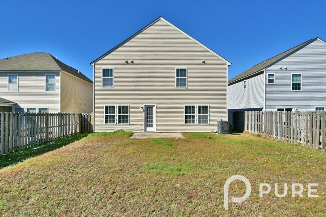 Foto del edificio - 292 Sunday Silence Ln, Elgin, SC 29045