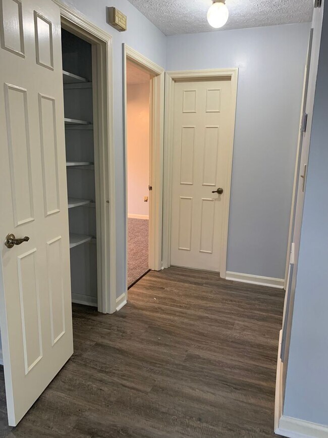 Foto del edificio - 2/2 Duplex in 5 POINTS near Memorial Park!!!  Available April 2026