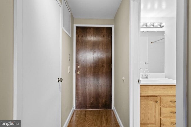 Foto del edificio - 3101 New Mexico Ave NW