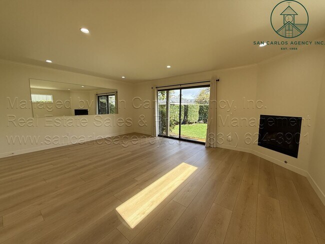 Building Photo - Newly Updated Two Bedroom Arroyo Carmel Townhouse