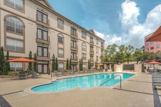 Building Photo - 5800 Woodway Dr