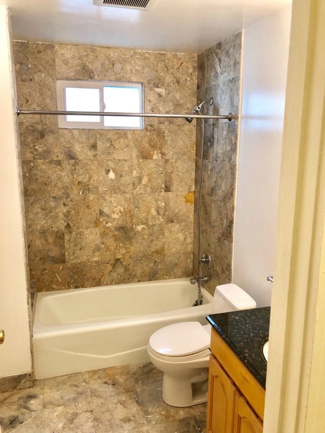 Primary Photo - Classic Nob Hill 1 Bedroom apartment!