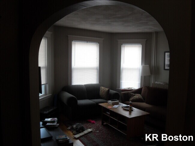 Building Photo - 54 Brook St