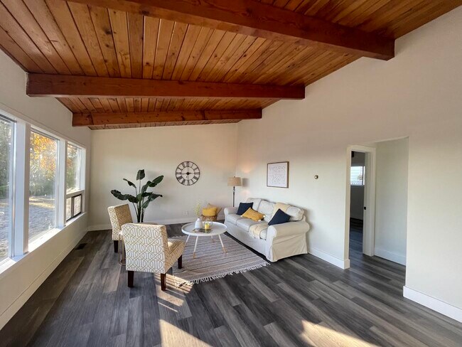 Foto del edificio - 5008 Sperry Ln