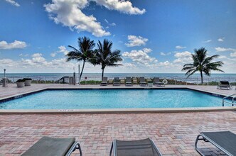 Building Photo - 3221 S Ocean Blvd