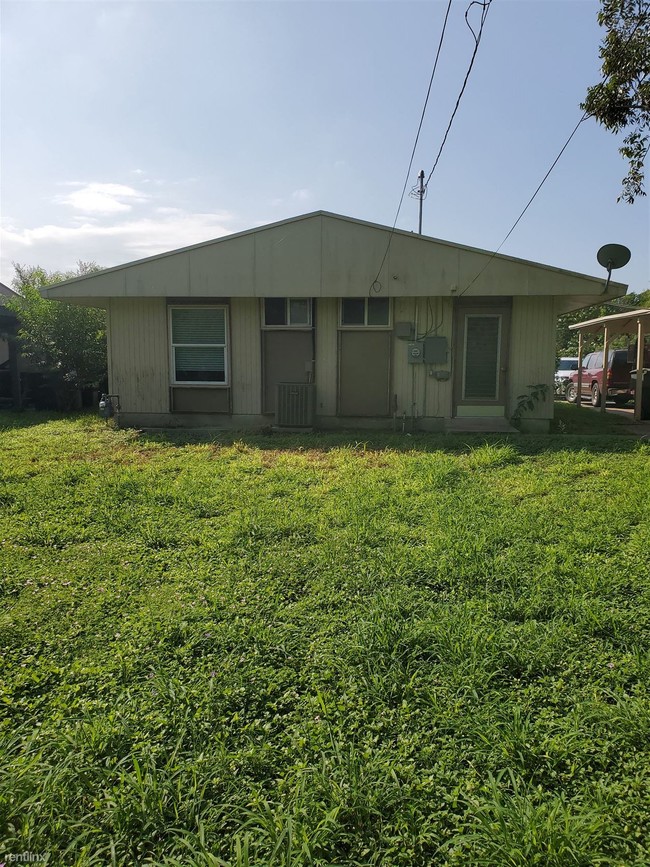 Building Photo - 3 br, 1.5 bath House - 921 E Sul Ross Ave