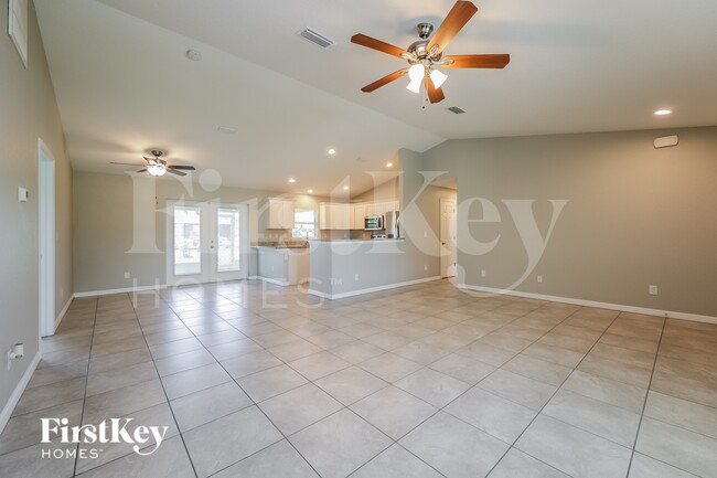 Foto del edificio - 13057 Feldman Ave