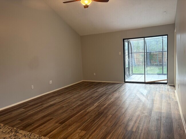 Building Photo - 17 Capewood Ct