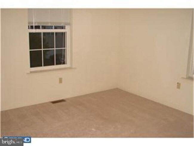 Building Photo - 811 Carrington Dr