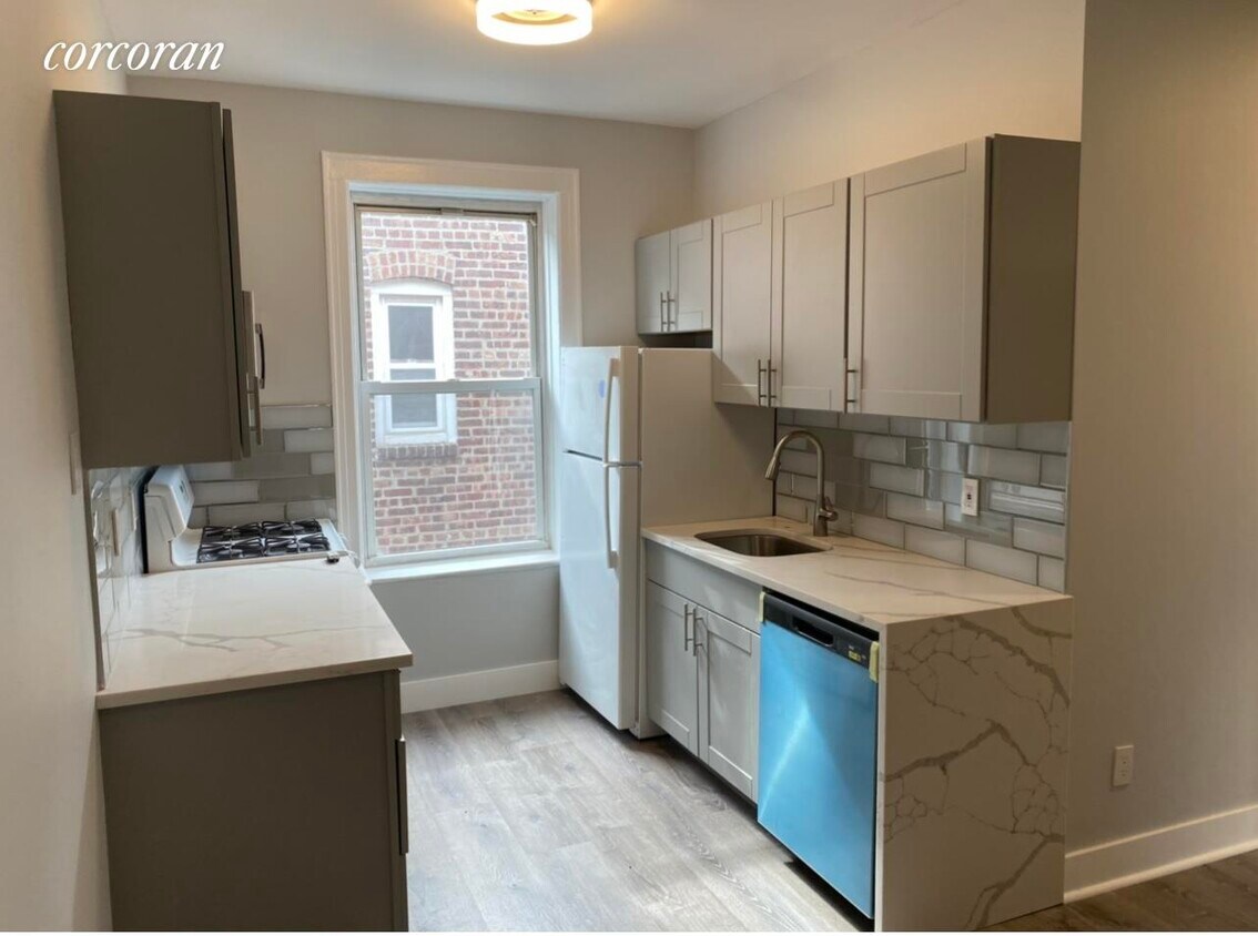 Foto principal - 47-02 67th St