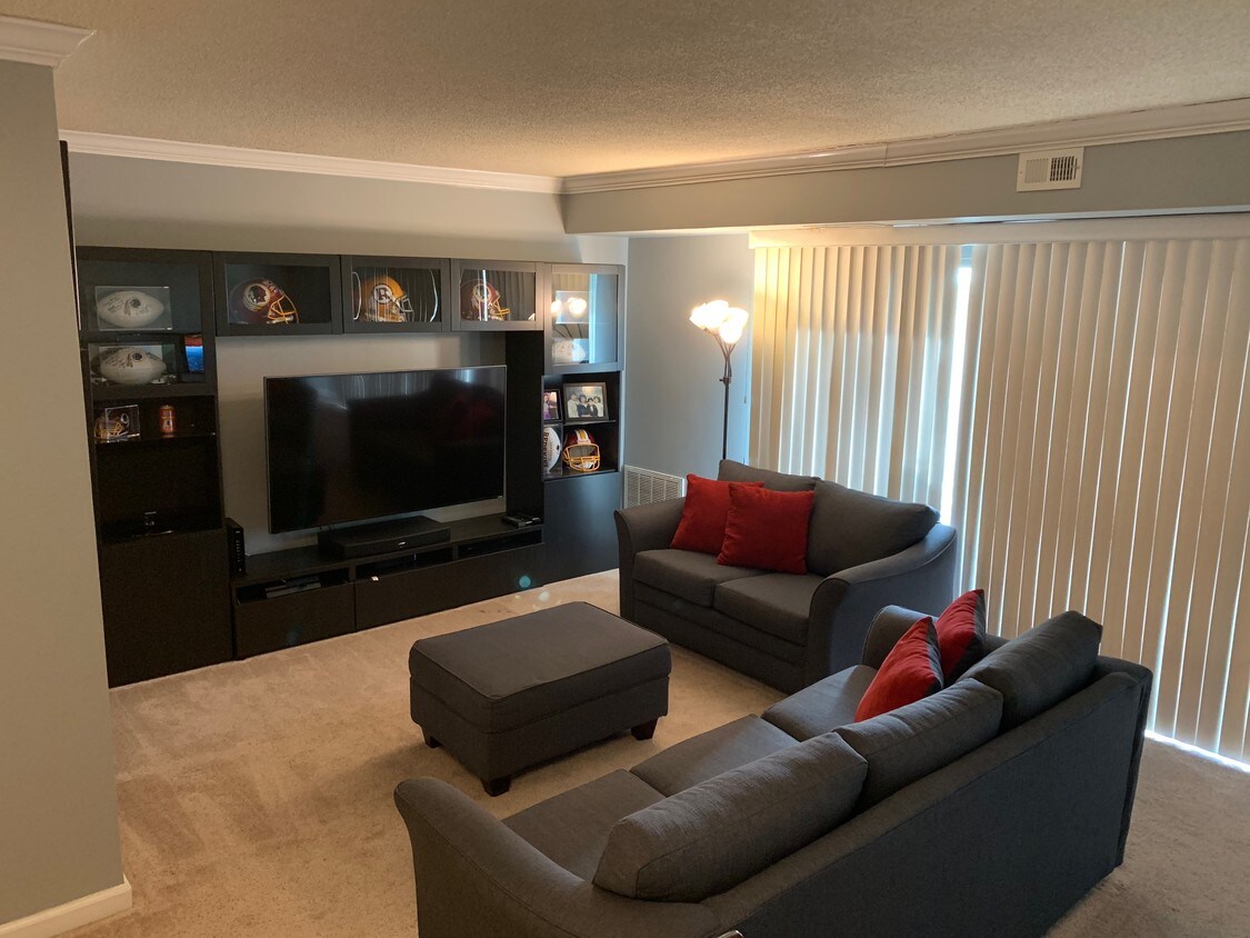 205 Yoakum Pkwy, Alexandria, VA 22304 Condo for Rent in Alexandria