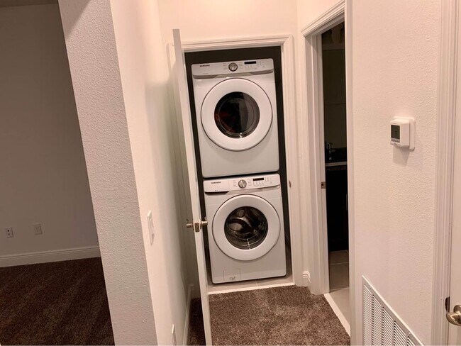 Foto del edificio - 15098 Lebeau Loop