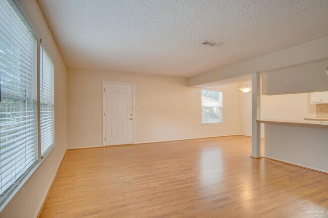 Foto del edificio - 3309 Kingswood Ct