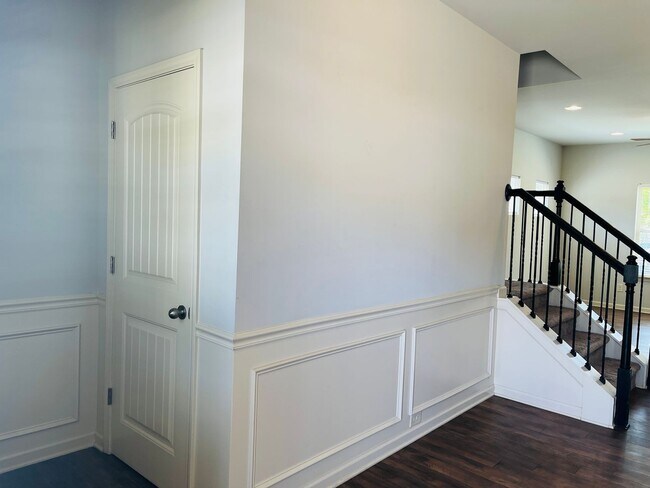 Foto del edificio - Wow! Check out this charming 3 bedroom 2.5 bathroom home in Newnan!