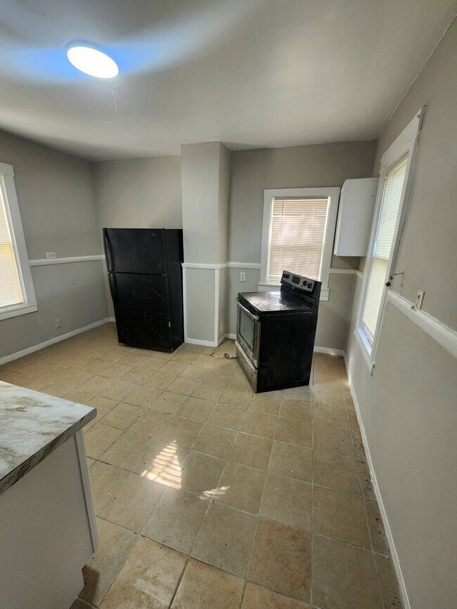 Foto del edificio - Charming 2-Bedroom Property in Prime Location (SECTION 8 VOUCHERS ACCEPTED)