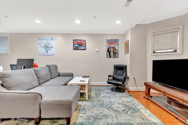 Foto del edificio - 1012 N St NW