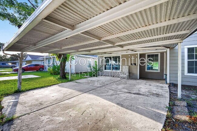 Foto del edificio - 3315 Bond St