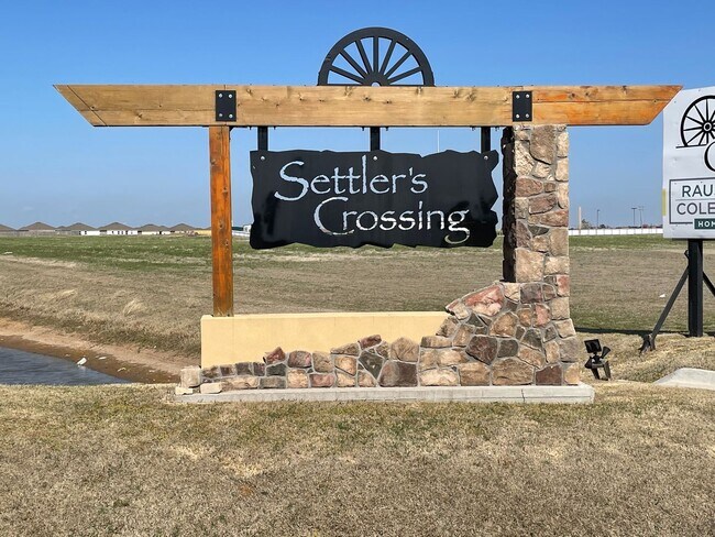 Building Photo - Wonderful Home in El Reno! 4 Bedrooms, 2 Bathroom