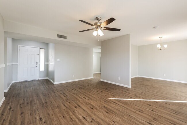 Foto del edificio - 6601 W Desert Cove Ave