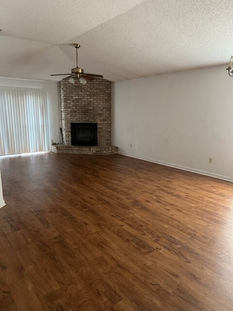 Building Photo - 43 Debarry Ave
