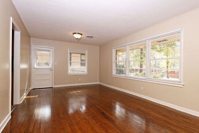 Building Photo - Cute 4 Bedroom Home in Montgomery