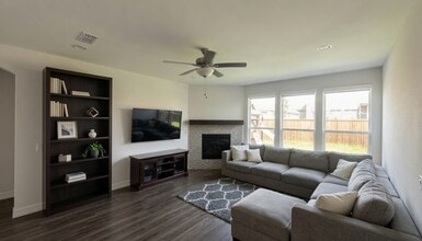 Building Photo - 2616 Melrose Dr