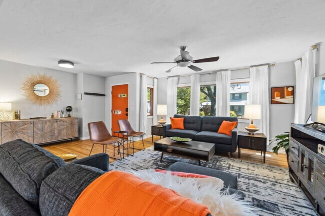 Foto del edificio - 904 N Orange St