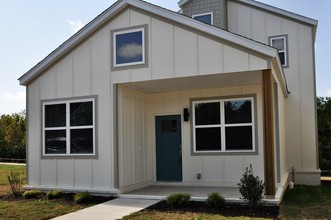 Building Photo - 2035 S Florida Way