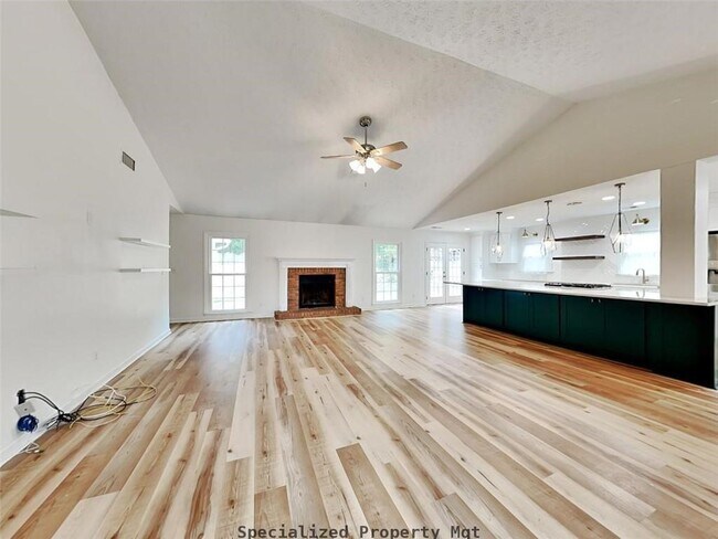 Building Photo - 4660 Hampton Square Dr