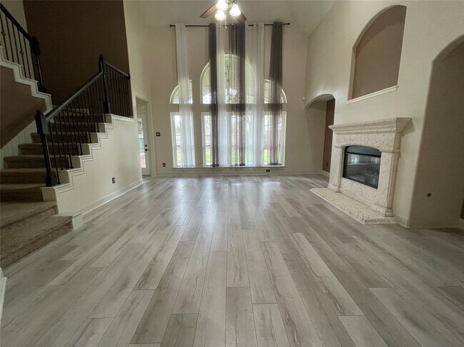 Foto del edificio - 1759 Lakeside Enclave Dr