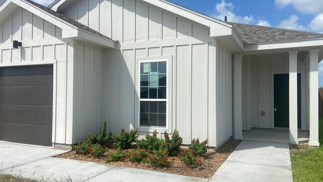 Foto del edificio - 2400 Grove Ln
