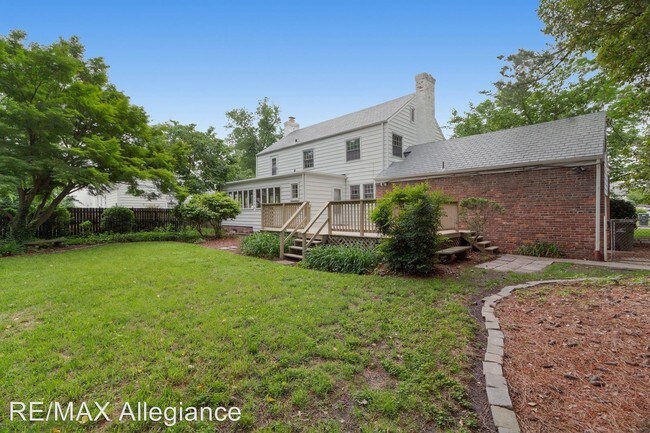 Foto del edificio - 3 br, 2.5 bath House - 105 OAK GROVE ROAD