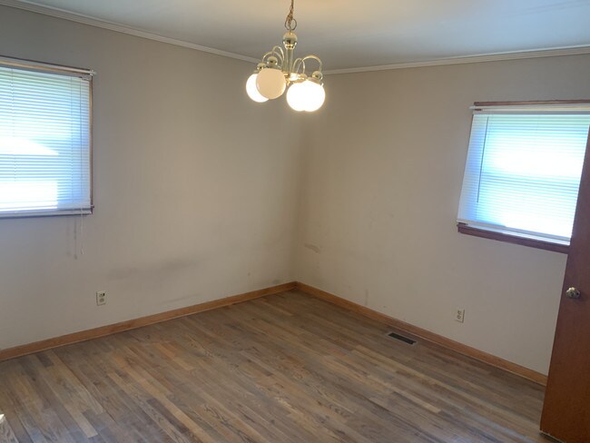 Building Photo - 104 West McReynolds Drive