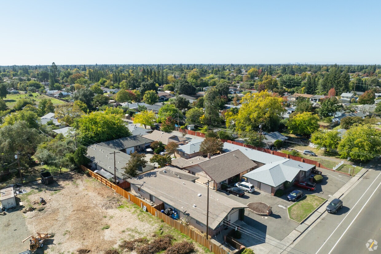 Contexto - 5608 Cypress Ave