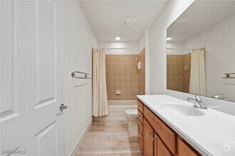 Building Photo - 8613 Champions Point