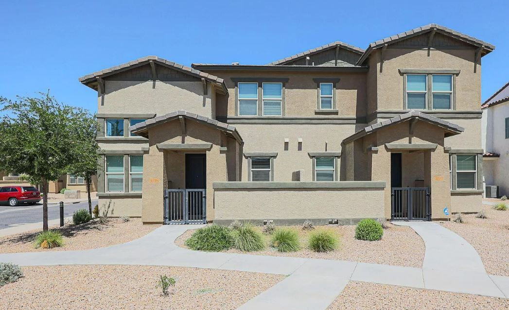 Front - 14870 W Encanto Blvd