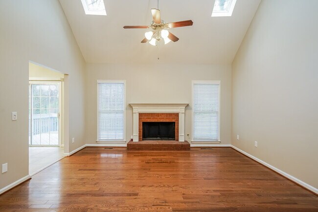 Foto del edificio - 1403 Velvet Creek Trce SW