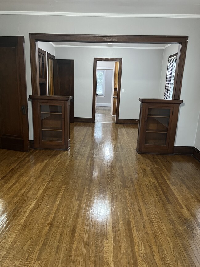 Building Photo - 1145 Raymond Ave
