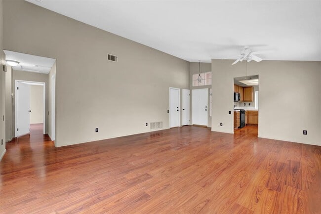 Building Photo - 939 Shana Pl