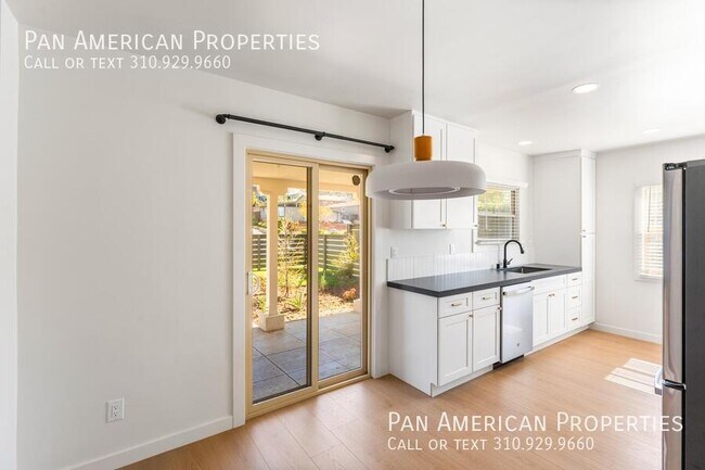 Building Photo - 311 S Clementine St