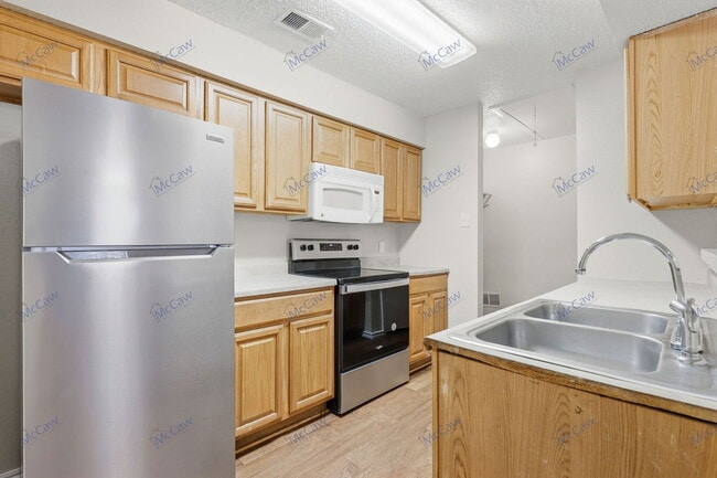 Foto del edificio - 3416 Colonial Dr