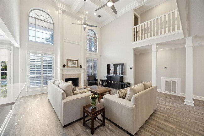 Foto del edificio - 1310 Kelliwood Oaks Dr