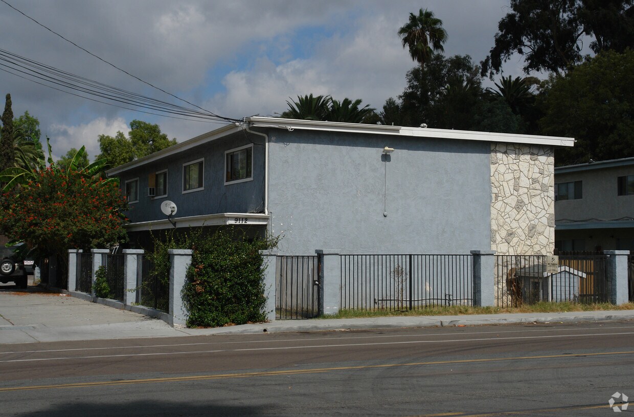 Primary Photo - 9112 Kenwood Dr