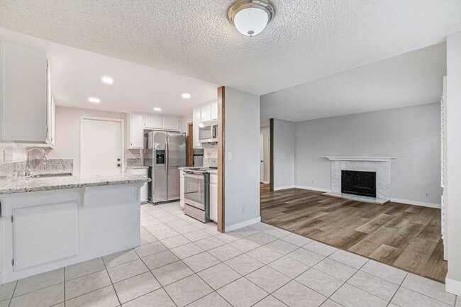 Building Photo - Gorgeous 3 bedroom home in the heart of Ca...
