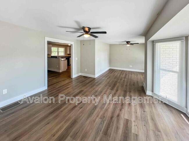 Foto del edificio - 3301 Mars Hill Rd